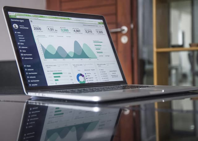 Most In-Demand Business and Finance Degrees in Canada for International Students