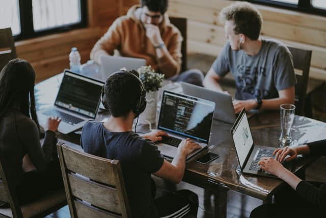 Highest-Paying Business and Finance Degrees in the USA for International Students